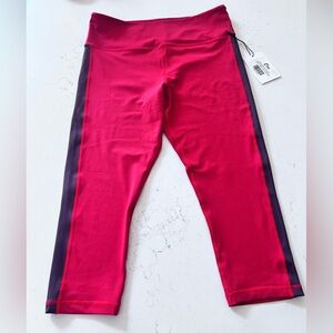 NWT Zyia Active Womens 16-18 Red Royalty Stripe Light n Tight Hi-Rise Capri